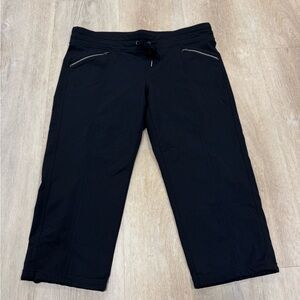 XL Athleta Women’s Black Capris